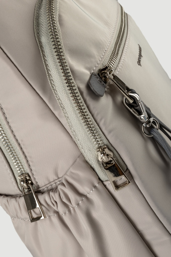 Beżowy materiałowy plecak  Beżowy materiałowy plecak