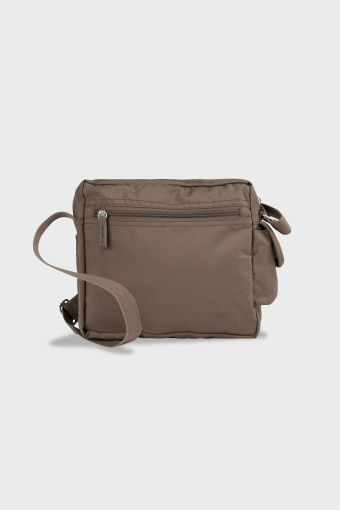 Torebka listonoszka w stylu casual, brązowa