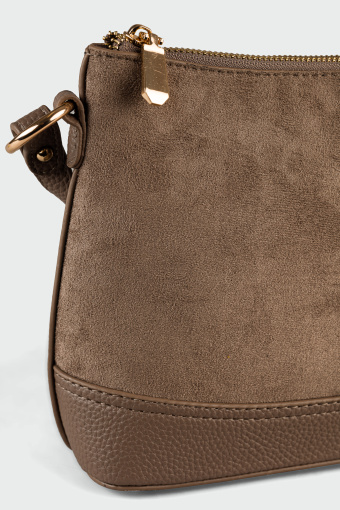 Ziemista torebka na długim pasku