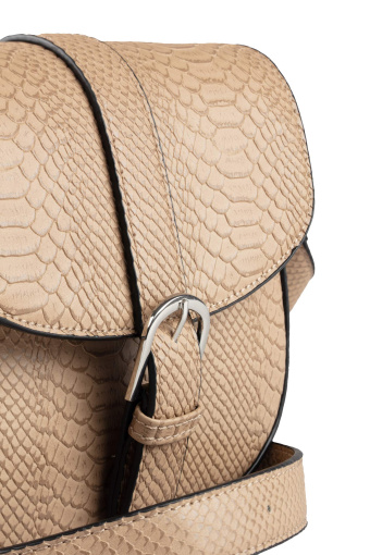 Torebka z ozdobą na klapie, eko skóra