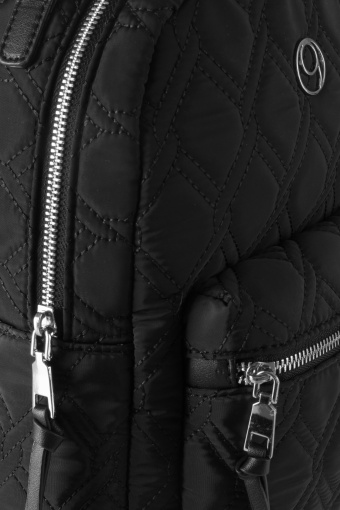 Czarny plecak z efektownym pikowaniem Czarny plecak z efektownym pikowaniem
