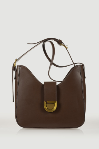 Torebka typu listonoszka ze złotym zapięciem  Torebka typu listonoszka ze złotym zapięciem