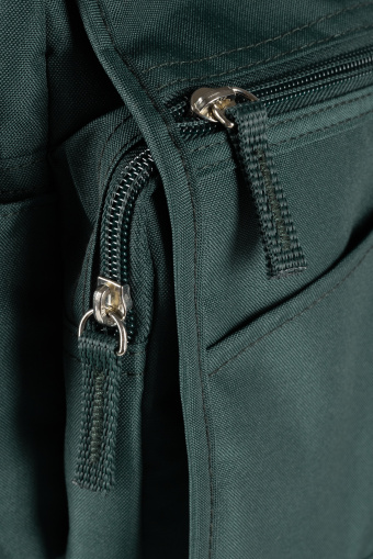 Ciemnozielona listonoszka casual