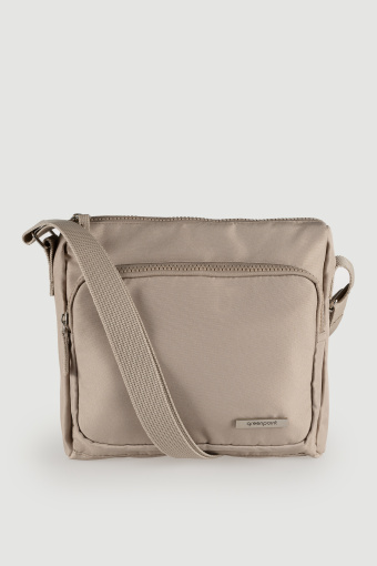 Mała jasnobeżowa torebka