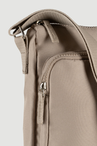 Mała jasnobeżowa torebka