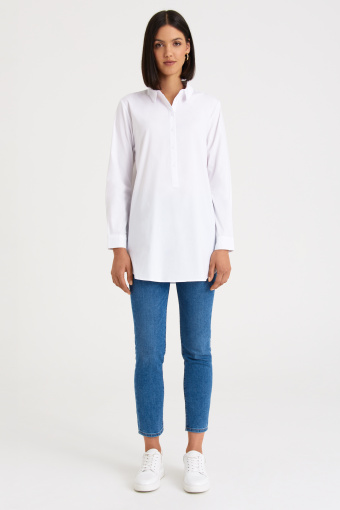 Biała tunika z koszulowym kołnierzykiem
