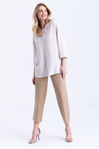 Tunika z koronkowym dekoltem, kremowa