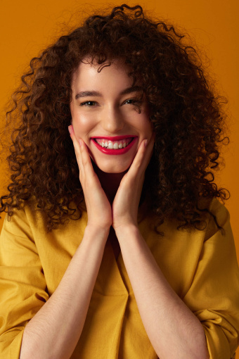 Oversize'owa tunika z dodatkiem lnu, żółta