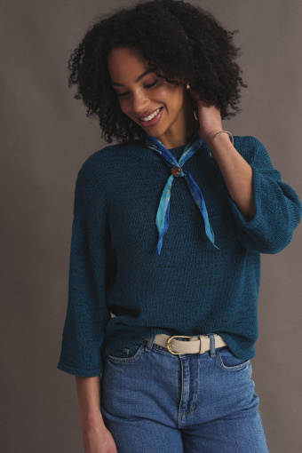 Turkusowy sweter z rękawem 3/4