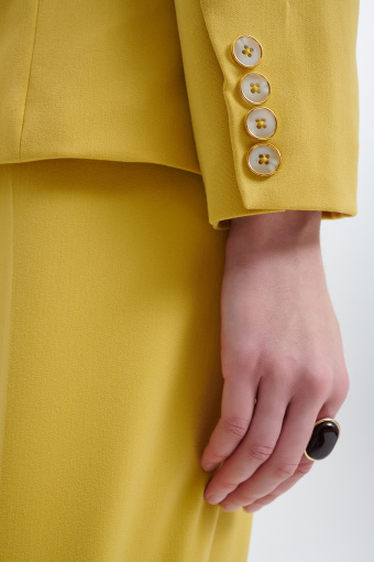 Klasyczna marynarka w limonkowym kolorze