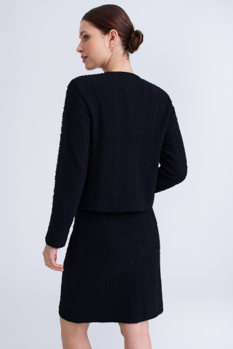 Pudełkowy, czarny żakiet z ozdobnymi guzikami