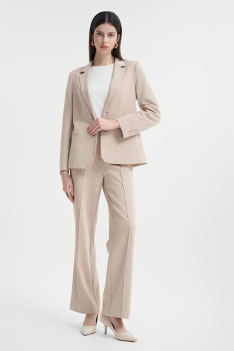 Klasyczny beżowy żakiet  Klasyczny beżowy żakiet