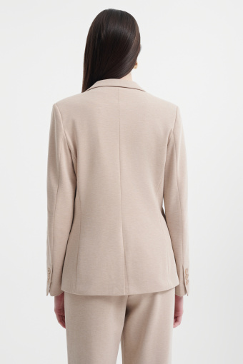 Klasyczny beżowy żakiet  Klasyczny beżowy żakiet
