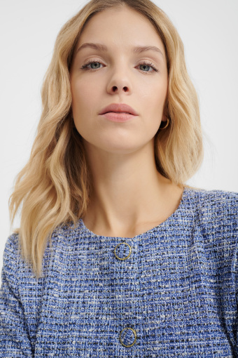 Niebieski pudełkowy żakiet