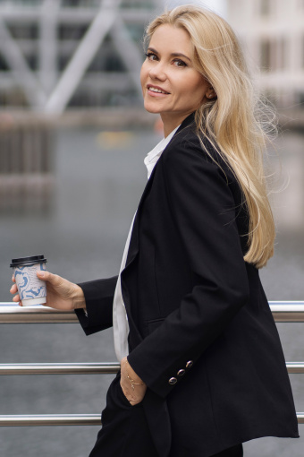 Klasyczny żakiet z printowaną podszewką