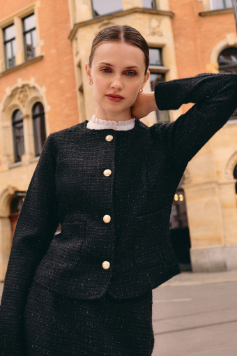 Elegancki, czarny żakiet z błyszczącą nitką Elegancki, czarny żakiet z błyszczącą nitką