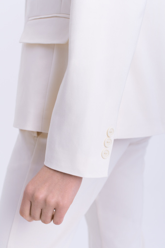 Elegancki, jednorzędowy biały żakiet Elegancki, jednorzędowy biały żakiet