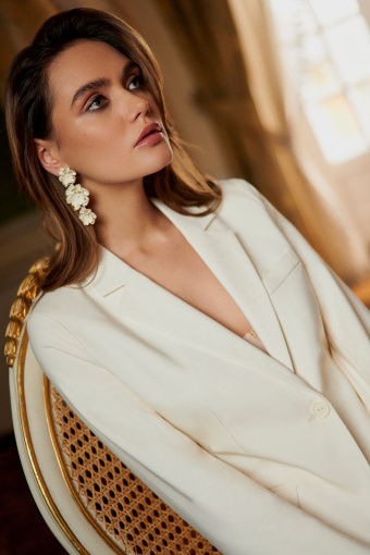 Elegancki, jednorzędowy biały żakiet Elegancki, jednorzędowy biały żakiet