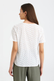 Bawełniana, haftowana bluzka w białym kolorze