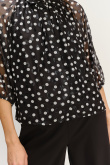 Efektowna czarna bluzka w kropki z rękawami do łokcia