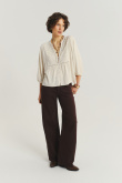 Jasnobeżowa bluzka z mieszanki wiskozy z lnem