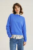Casualowa bluza w chabrowym odcieniu niebieskiego