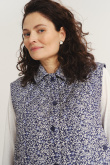 Stylowa kamizelka w drobne kwiaty