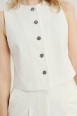 Biała kamizelka z zapięciem na guziki