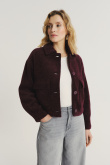Burgundowa kurtka o krótkim fasonie