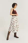 Biała spódnica midi w stylowe kropki