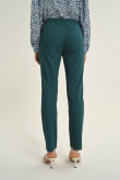 Turkusowe spodnie typu cygaretki
