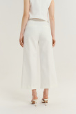 Eleganckie białe spodnie typu kuloty