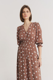 Jasnobrązowa sukienka w kropki