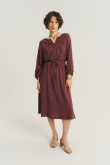 Efektowna brązowa sukienka z wiskozowo-lnianej tkaniny
