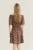 Brązowa sukienka z nadrukiem w groszki 