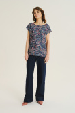 Top z nadrukiem typu paisley