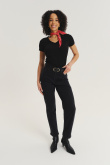 Czarny dopasowany top
