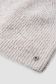 Uniwersalna kremowa czapka beanie