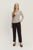 Efektowny, jasnobeżowy longsleeve 
