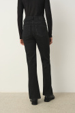 Uniwersalne czarne jeansy