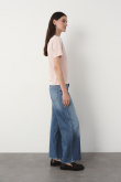 Niebieskie jeansy wide leg 
