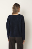 Granatowy sweter z domieszką wełny