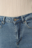Niebieskie jeansy straight 