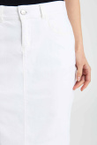 Jeansowa spódnica w białym kolorze