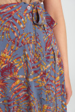 Stylowa, zakładana spódnica z kolorowym printem