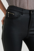 Woskowane, czarne spodnie typu skinny