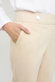 Kremowe, klasyczne spodnie z ozdobnymi guzikami