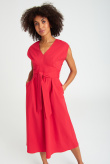 Klasyczna, czerwona sukienka sukienka midi