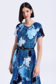 Sukienka maxi w odcieniach koloru niebieskiego