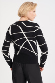 Czarny sweter z kontrastowym nadrukiem